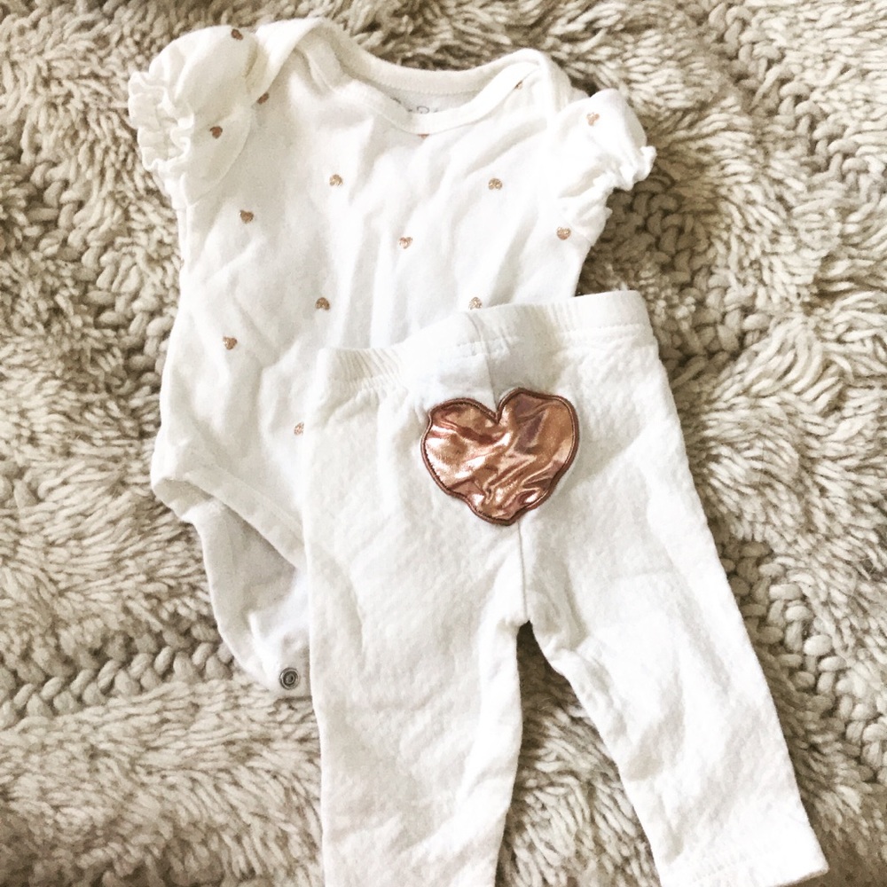 NEW Rene Rofe white heart set.